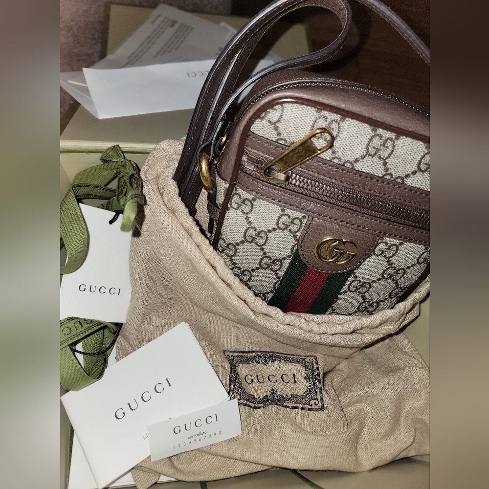 Authentic Gucci Ophidia GG Supreme Crossbody Bag